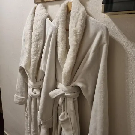 Nyaraló Beauty & Roger Chievres