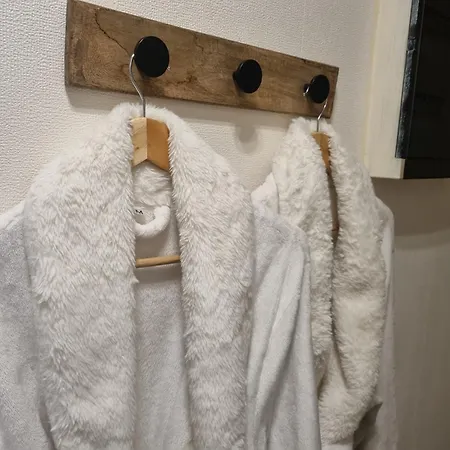 Beauty & Roger Nyaraló