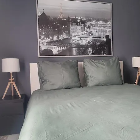 Beauty & Roger Chievres